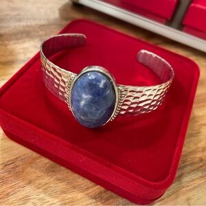 Peruvian Hammered Silver Cuff Bracelet with Lapis Lazuli Stone – NWOT